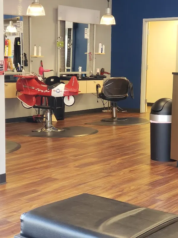 SUPERCUTS — Hair salon in Morgantown